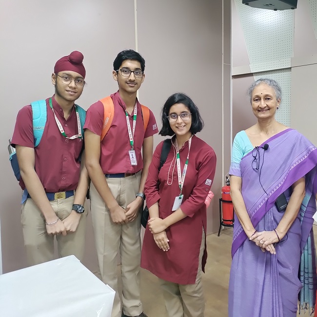 Class 10 students attend a Physics workshop on Lenses