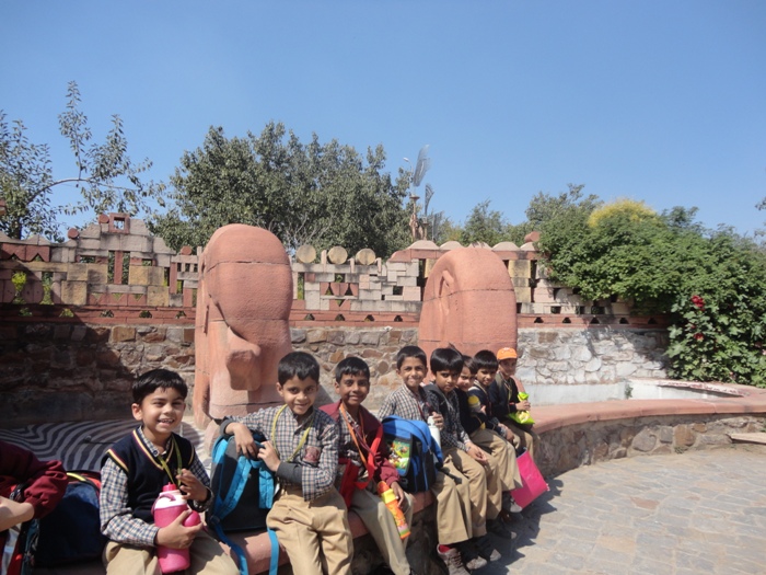 Spring excursion to the Garden of Five Senses, classes 1 and 2.