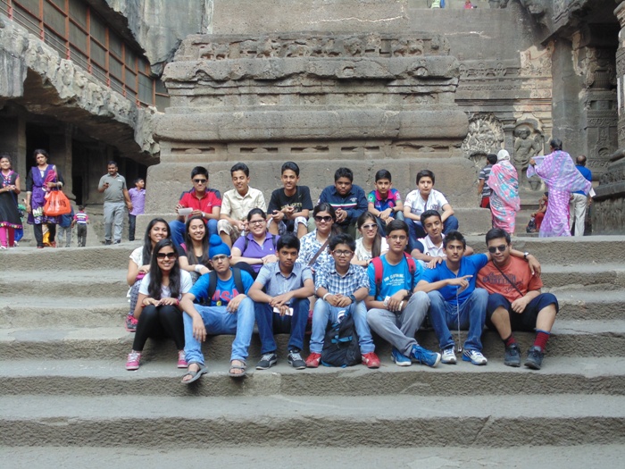 School trip to Mumbai/ Aurangabad- introduction to the new theme, ' The Western Coast of India'.