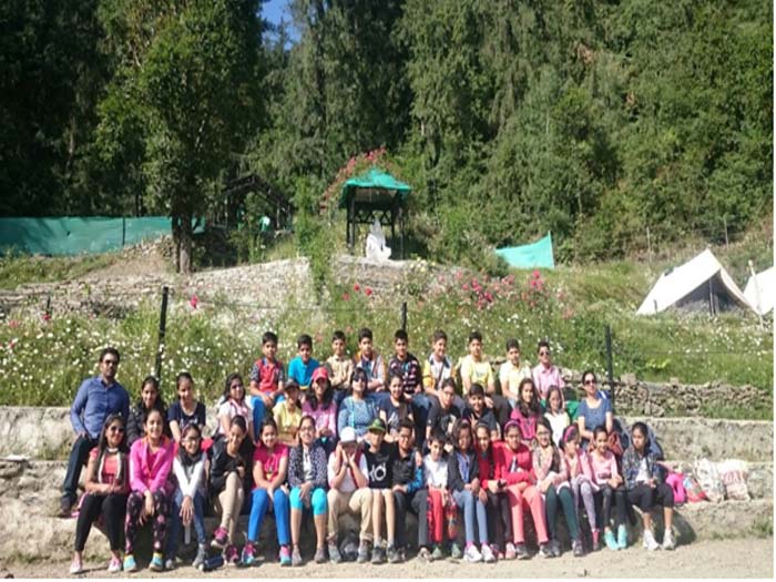 School summer excursion to Mashobra, classes 6 and 7