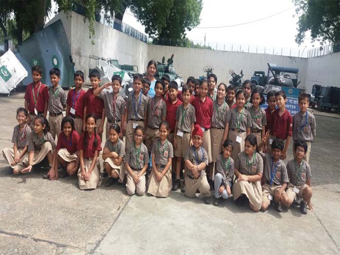 Visit to the Air Force Museum, class 4.