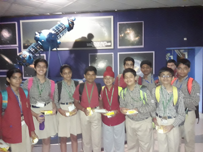 An interaction with an astronomer at the Nehru Planetarium, class 8.