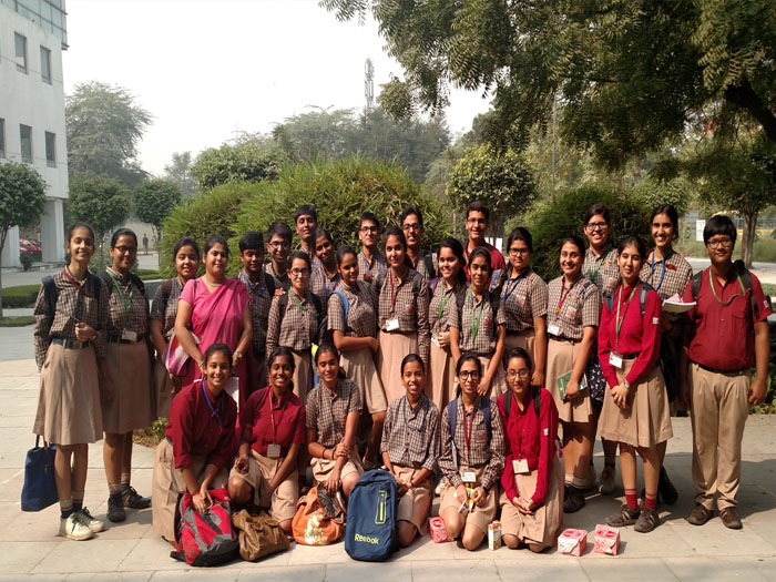 An enlightening visit to the Institute of Genomics and Integrated Biology (CSIR), Bio students of classes 11 and 12.