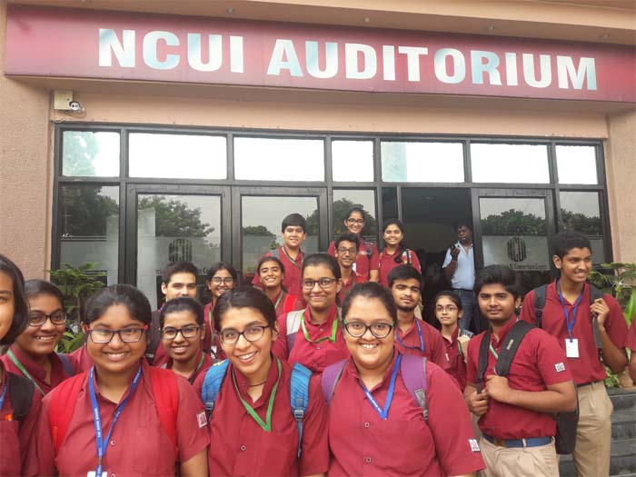 Workshop for students on the GOD PARTICLE