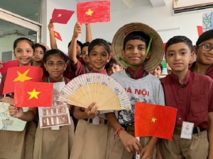 Class 4E  Skype Classroom with a Vietnamese Teacher  