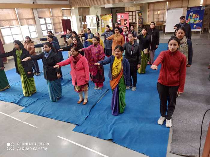 Teachers take Voter Pledge