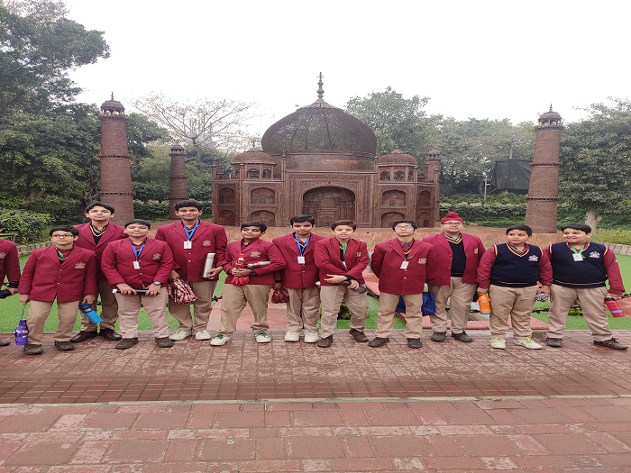 Class 7 learns about Sustainability at Waste to Wonder Park 