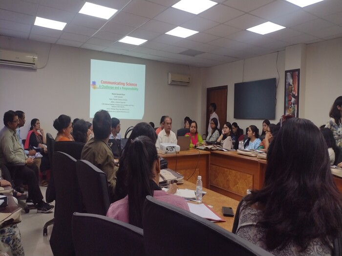 Workshop for science teachers on Science Communication